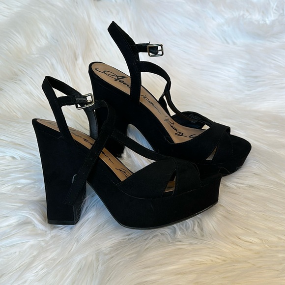 New ✨Black heels - Picture 1 of 3